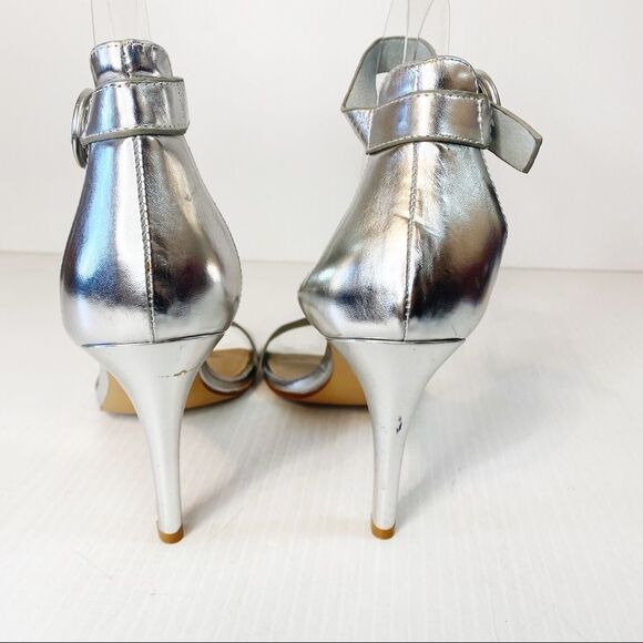 Steve Madden ”Born “ Ankle Strap Heels Sz 7.5 - Picture 8 of 8